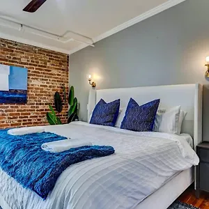 West End Loft - Downtown 5 Min Walk To River St Apartment